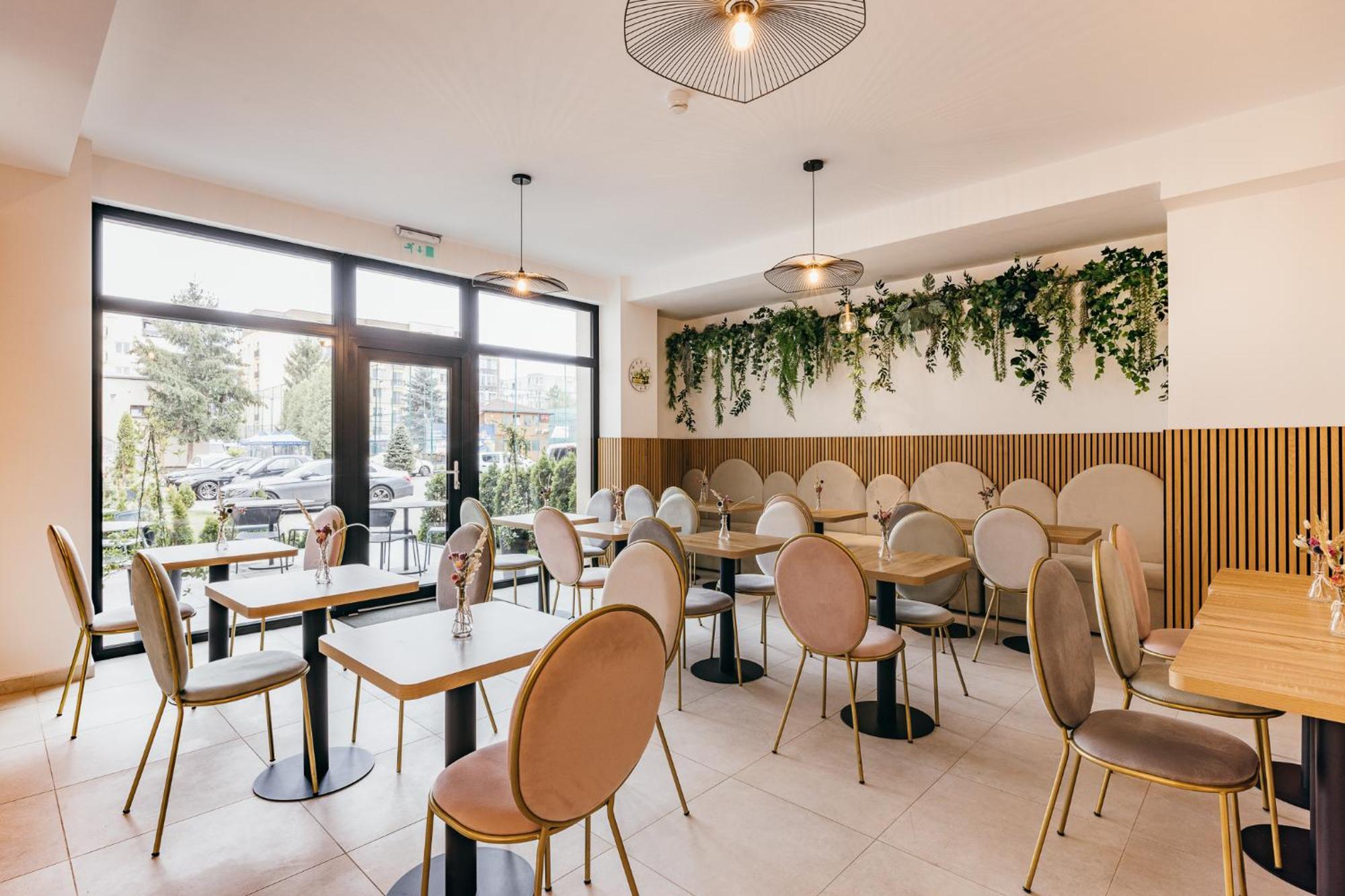 Hotel Agora Mures Târgu-Mureş 外观 照片