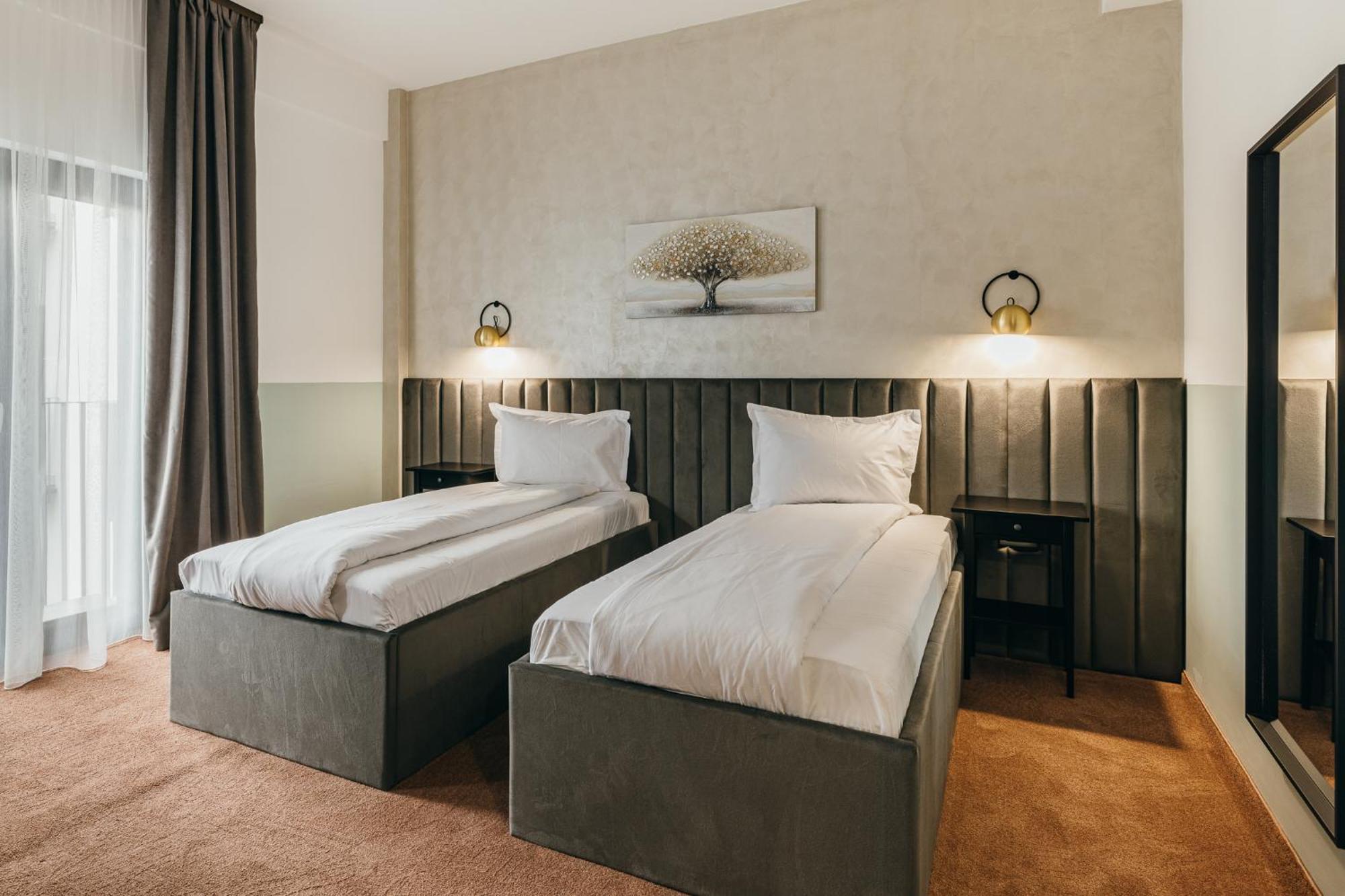 Hotel Agora Mures Târgu-Mureş 外观 照片