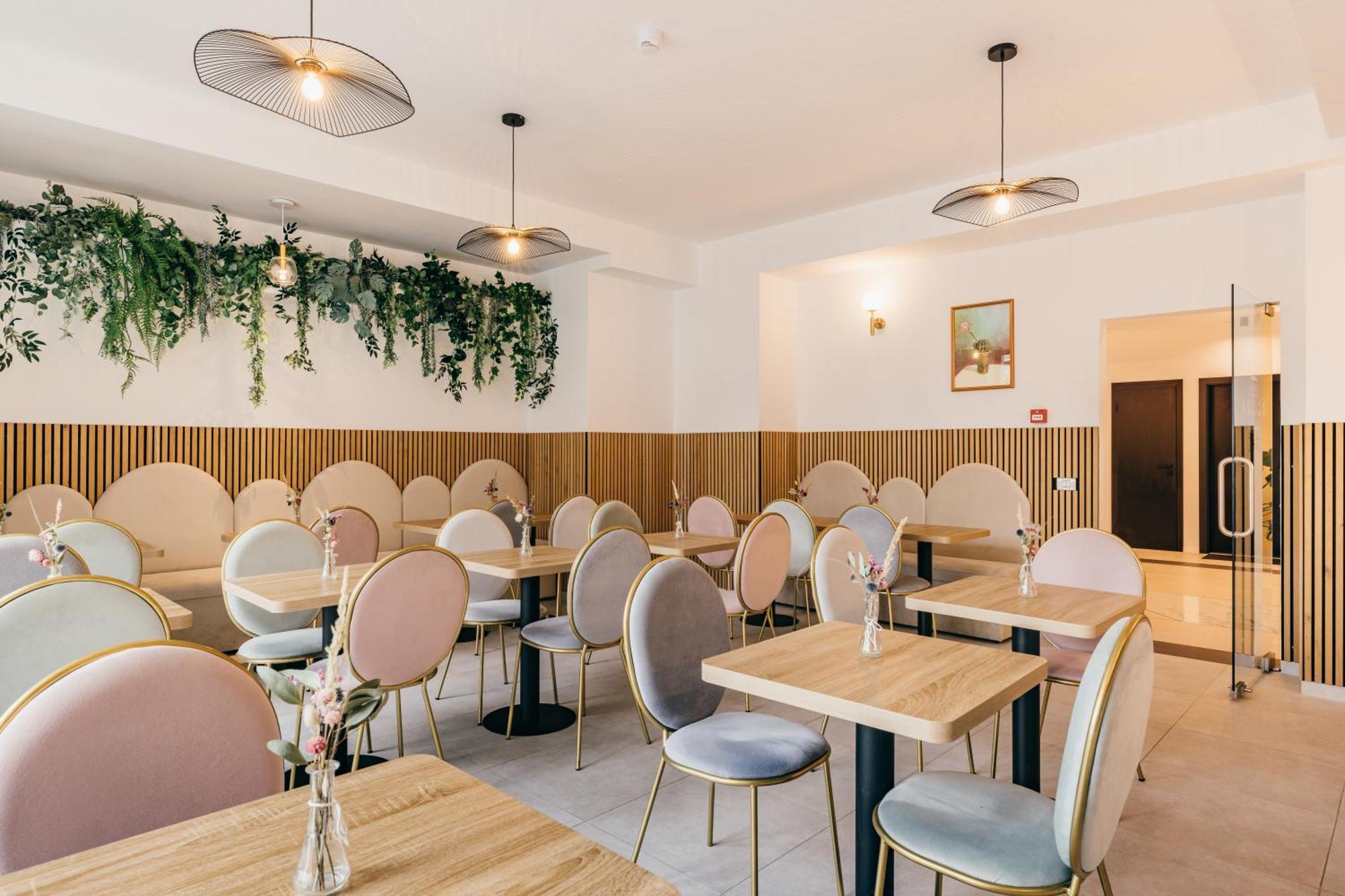 Hotel Agora Mures Târgu-Mureş 外观 照片